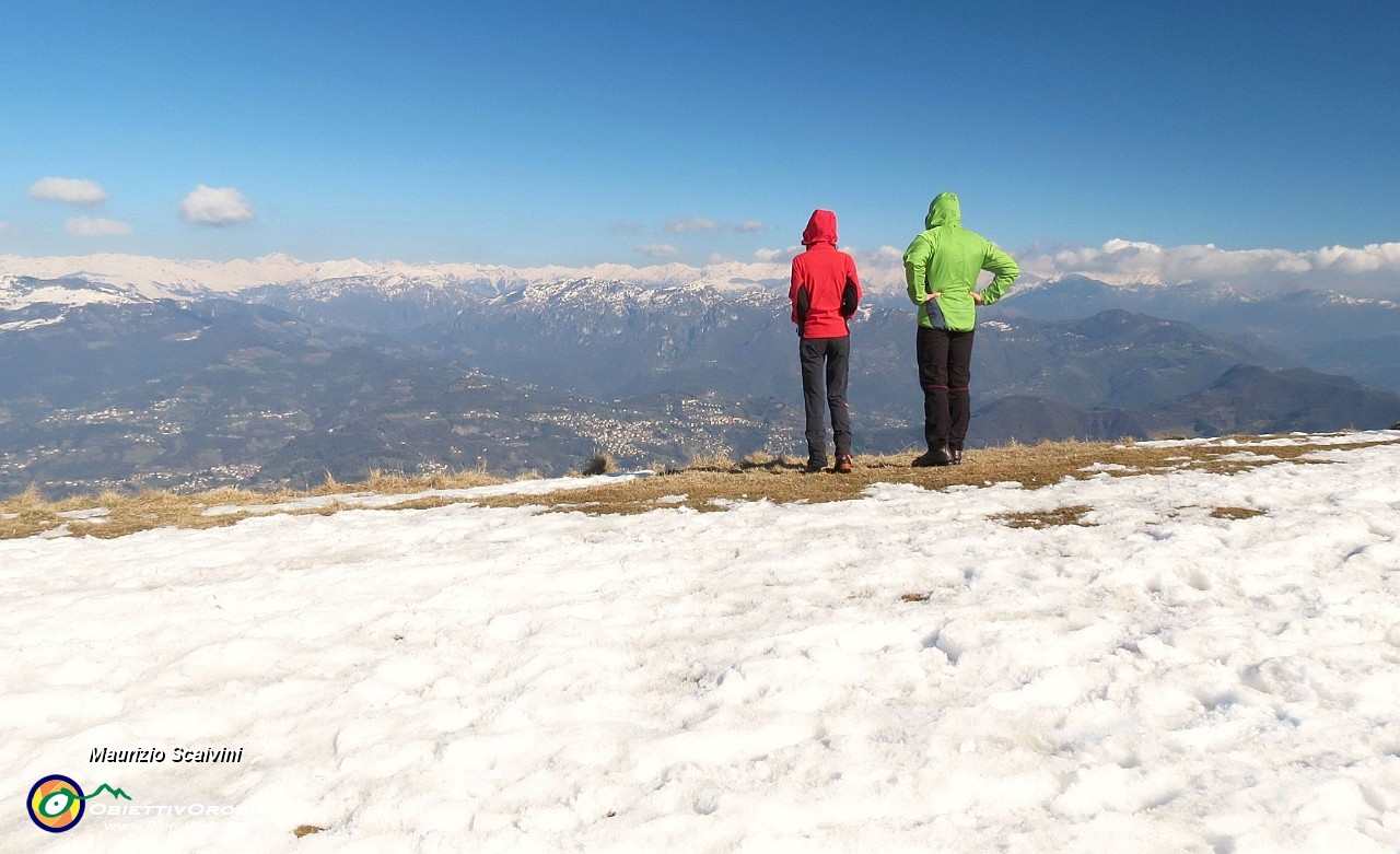 41 Ammirando il panorama....JPG